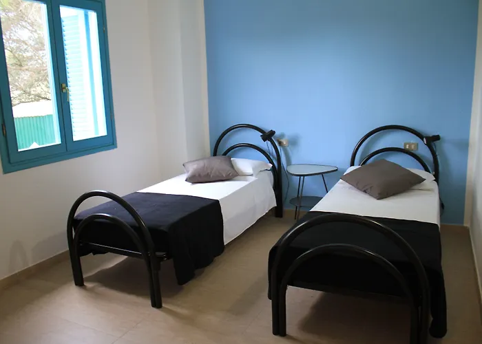 Li Piri Oda ve Kahvaltı 3*