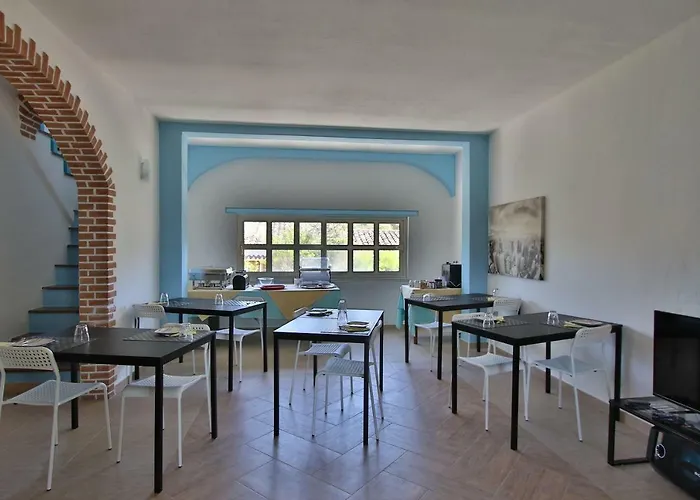 Oda ve Kahvaltı Li Piri 3*